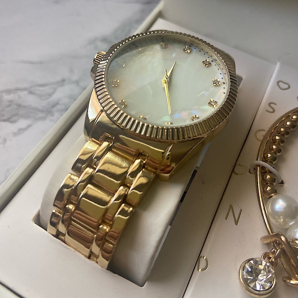 Gold watch and bracelet (never worn before)